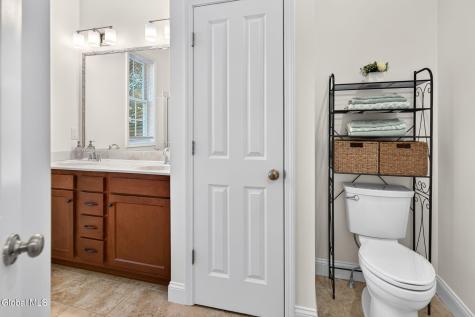 5 Highcroft Court Niskayuna NY 12309