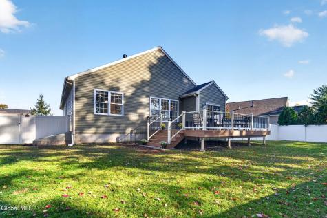 5 Highcroft Court Niskayuna NY 12309