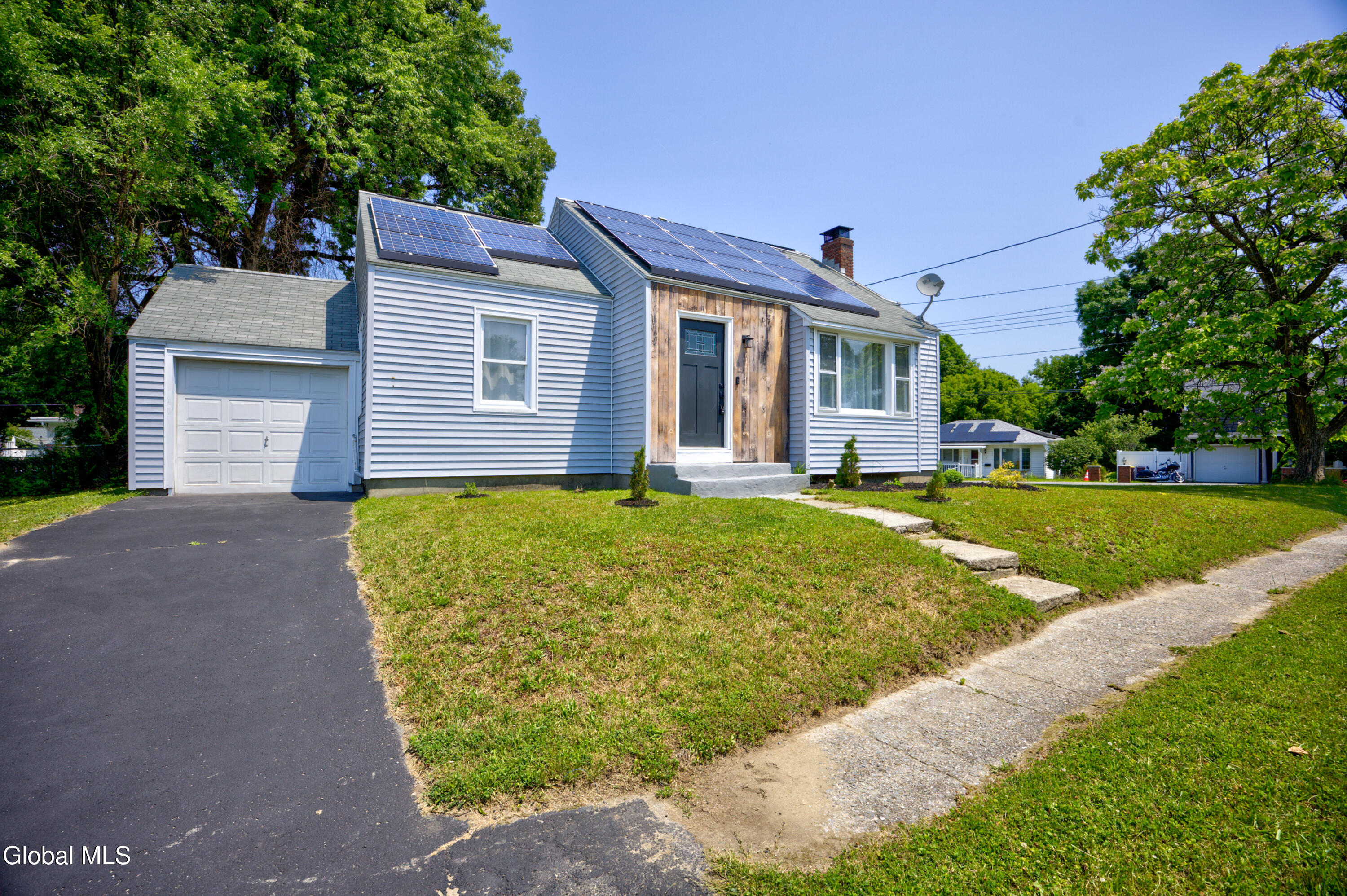 335 Hampton Avenue Rensselaer NY 12144