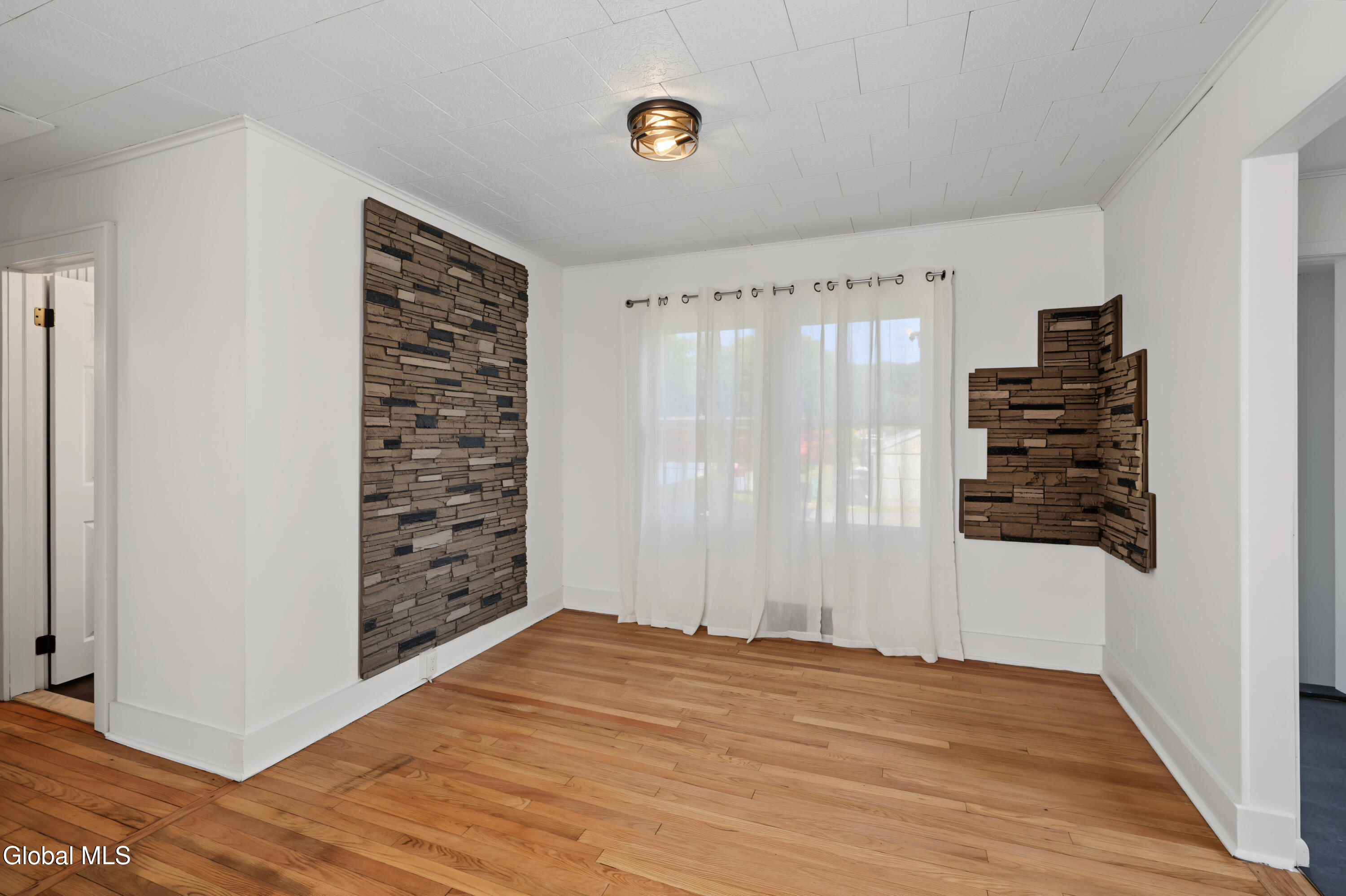 335 Hampton Avenue Rensselaer NY 12144