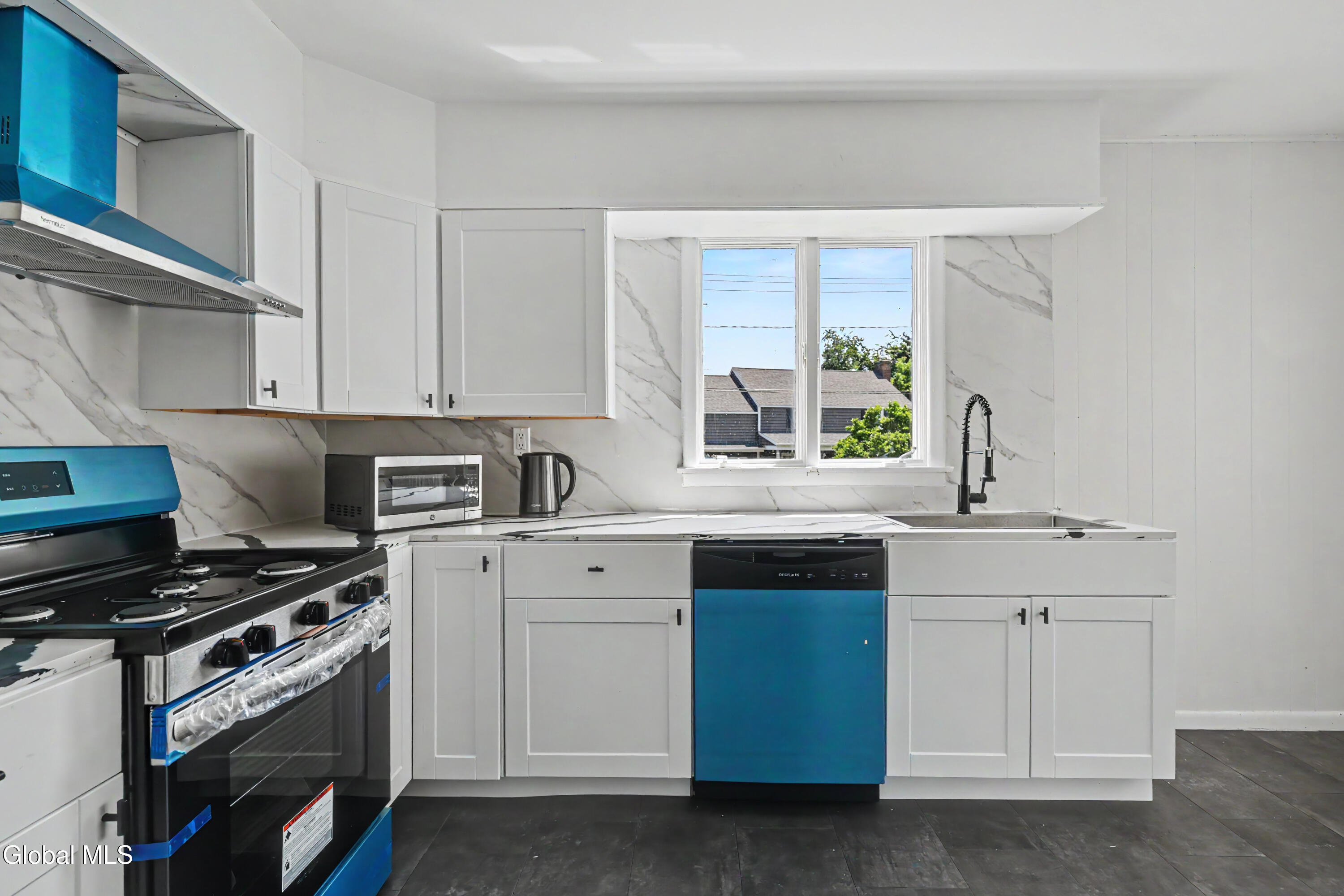 335 Hampton Avenue Rensselaer NY 12144