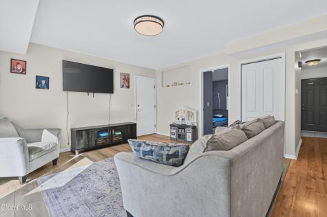 19 Oakhurst Drive Scotia NY 12302