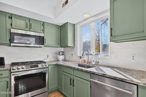 19 Oakhurst Drive Scotia NY 12302