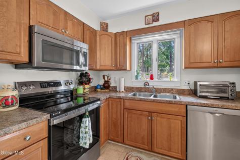 11 Evergreen Drive Voorheesville NY 12186