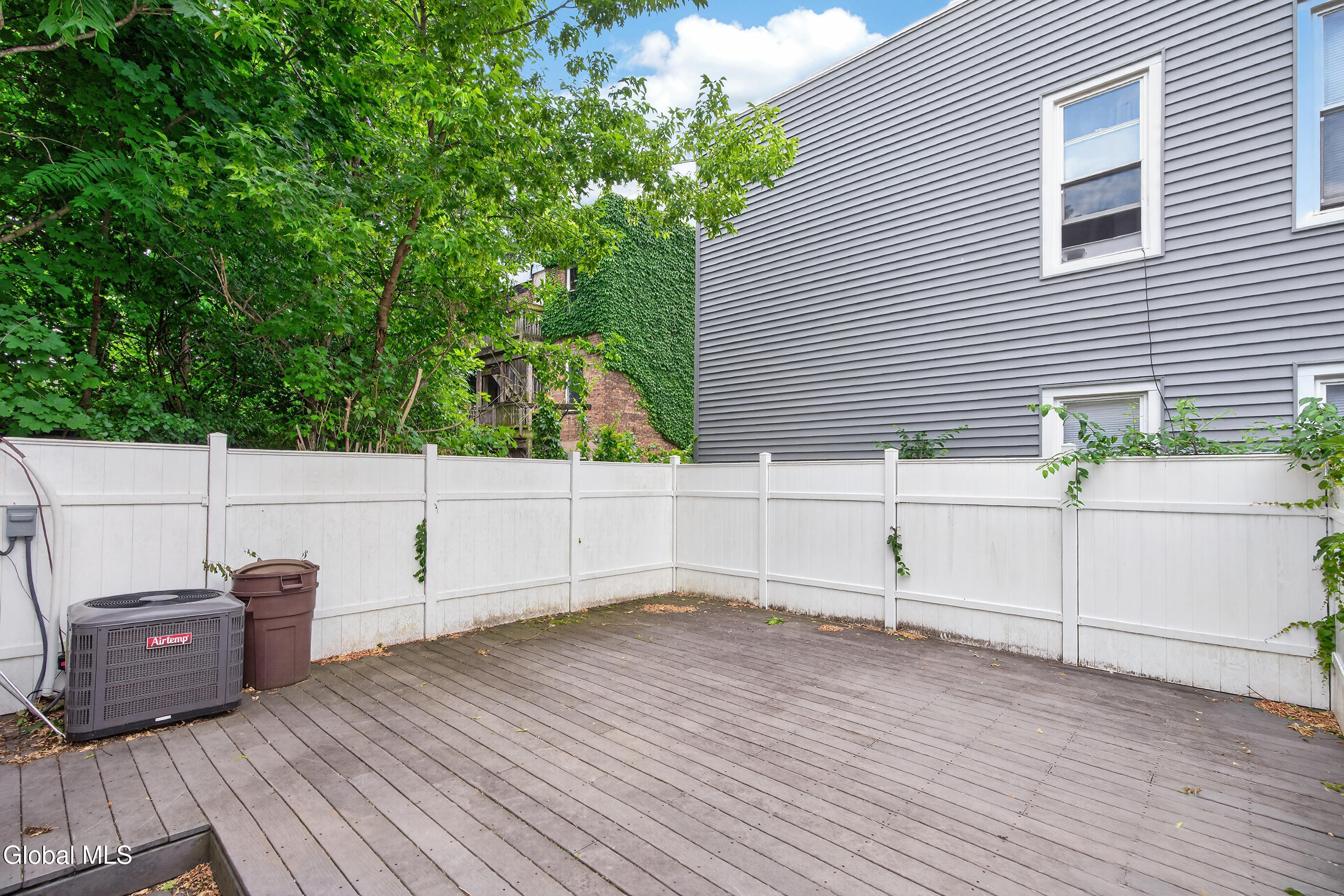 236 Elm Street Albany NY 12202