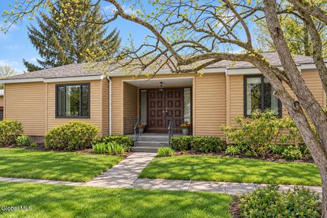 2 Loudonwood E Albany NY 12211