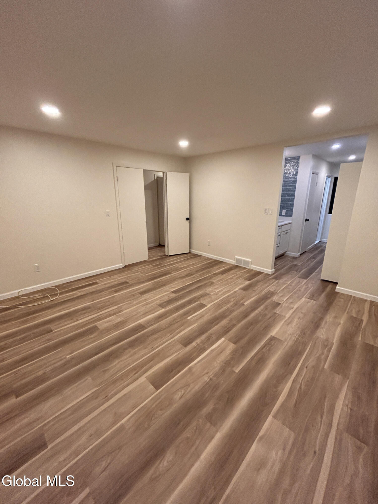 2 Loudonwood E Albany NY 12211