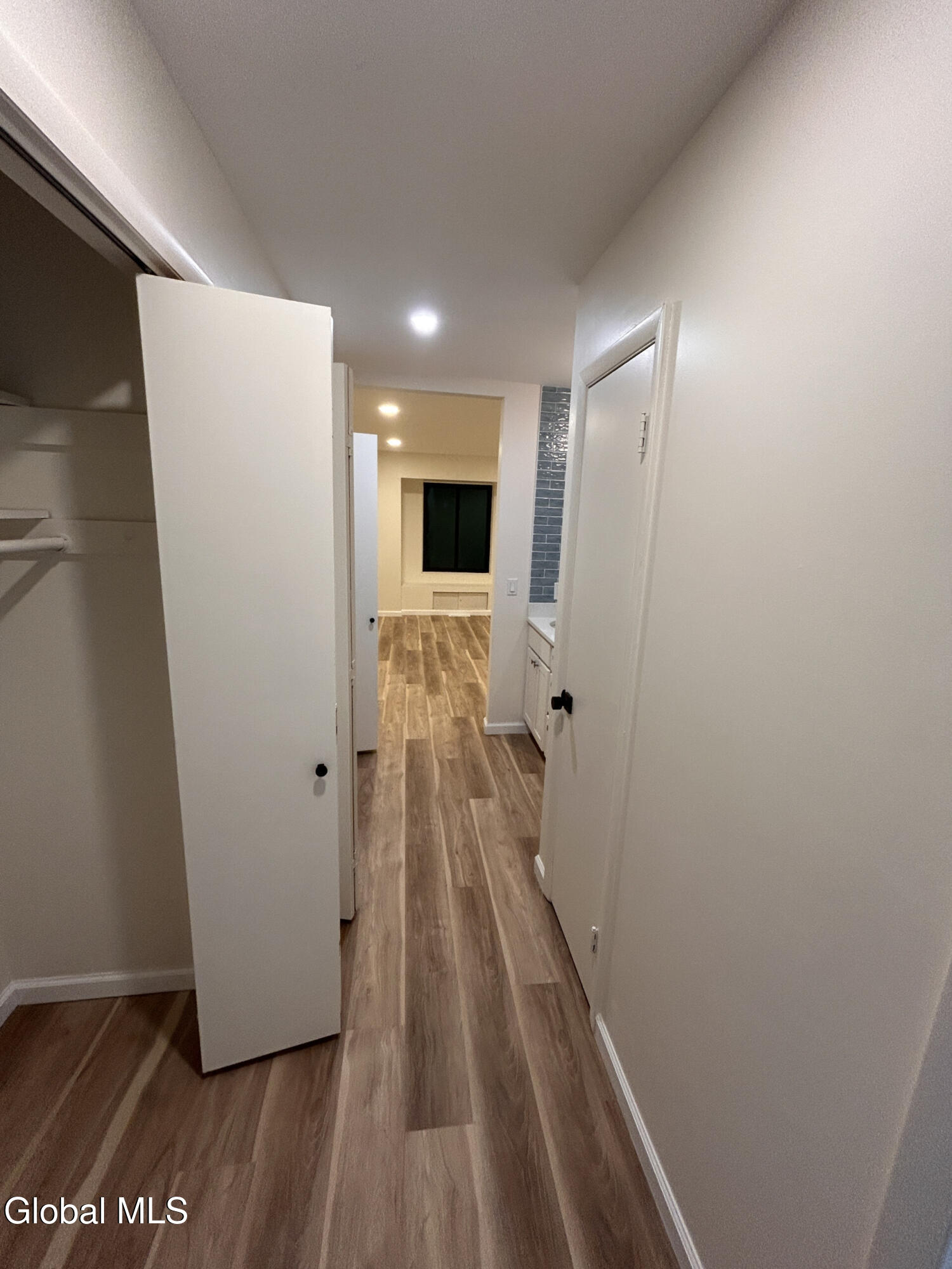 2 Loudonwood E Albany NY 12211
