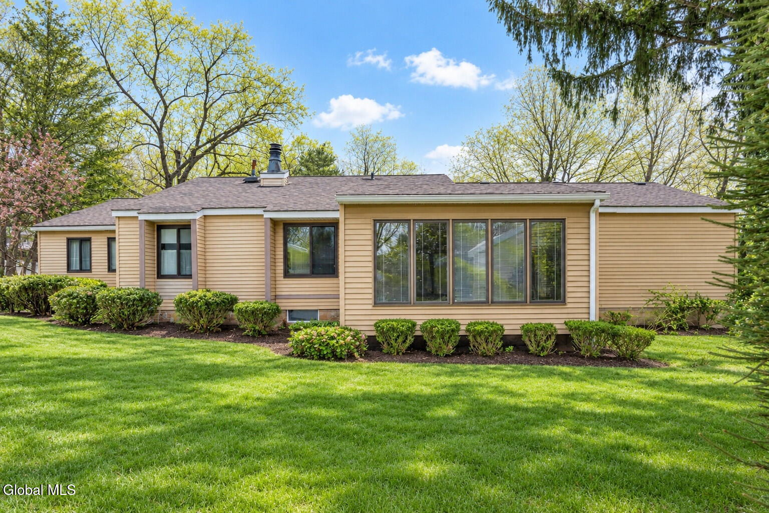 2 Loudonwood E Albany NY 12211