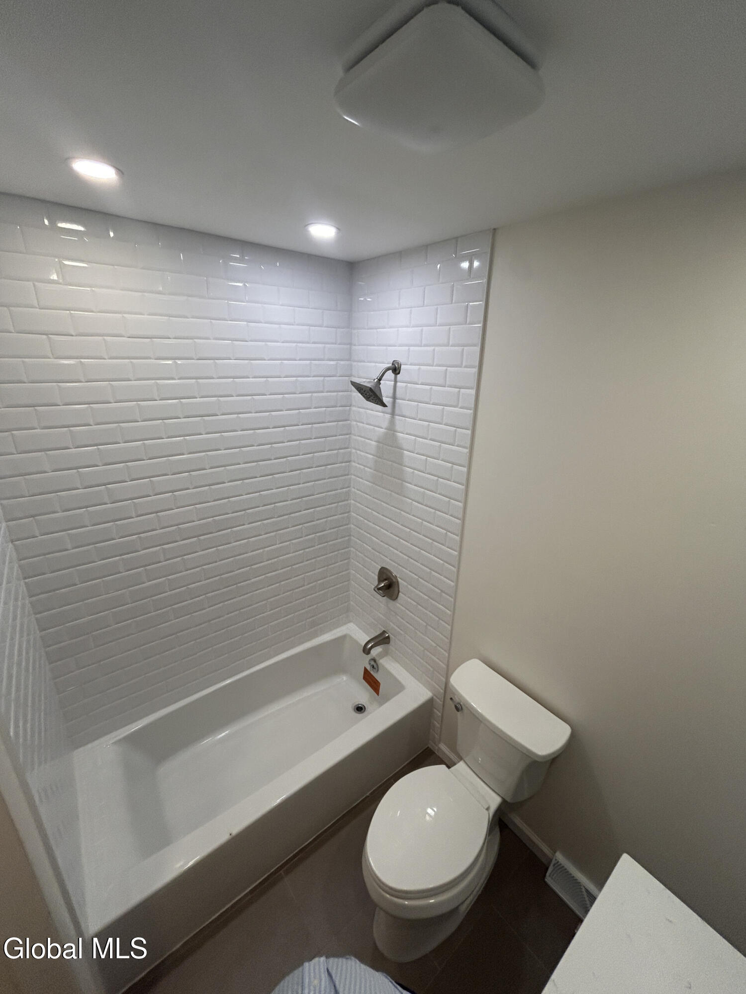 2 Loudonwood E Albany NY 12211