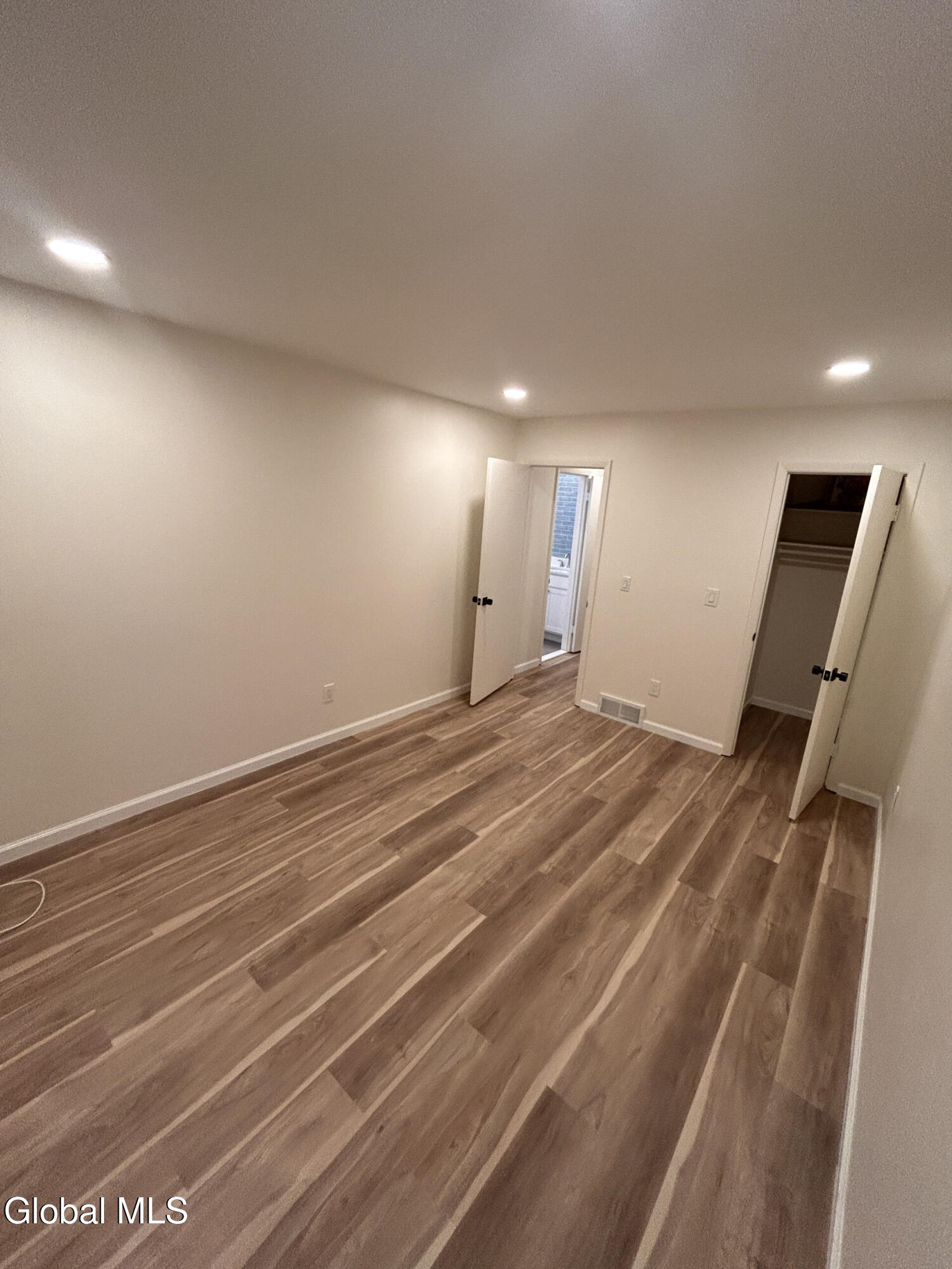 2 Loudonwood E Albany NY 12211
