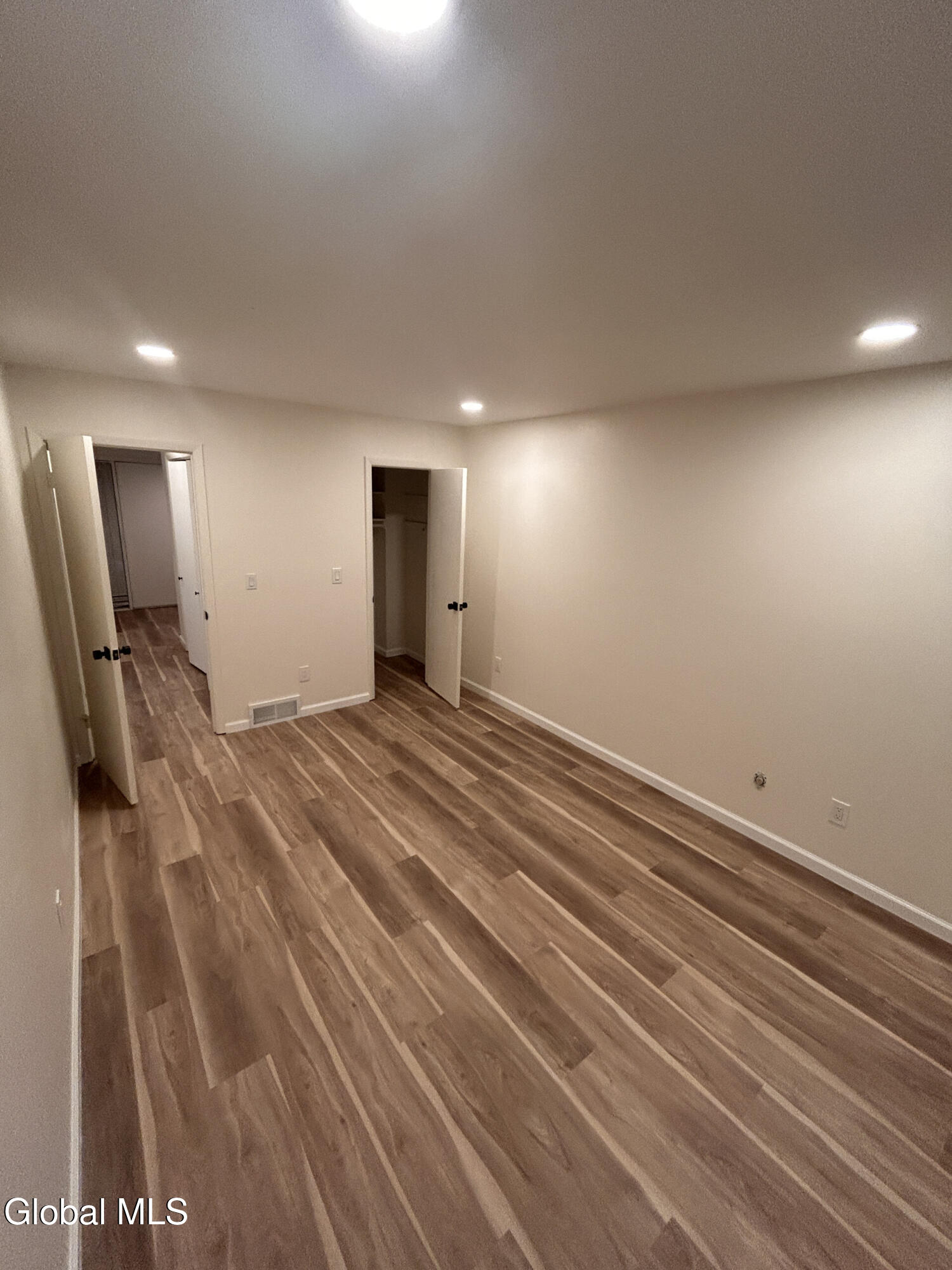 2 Loudonwood E Albany NY 12211