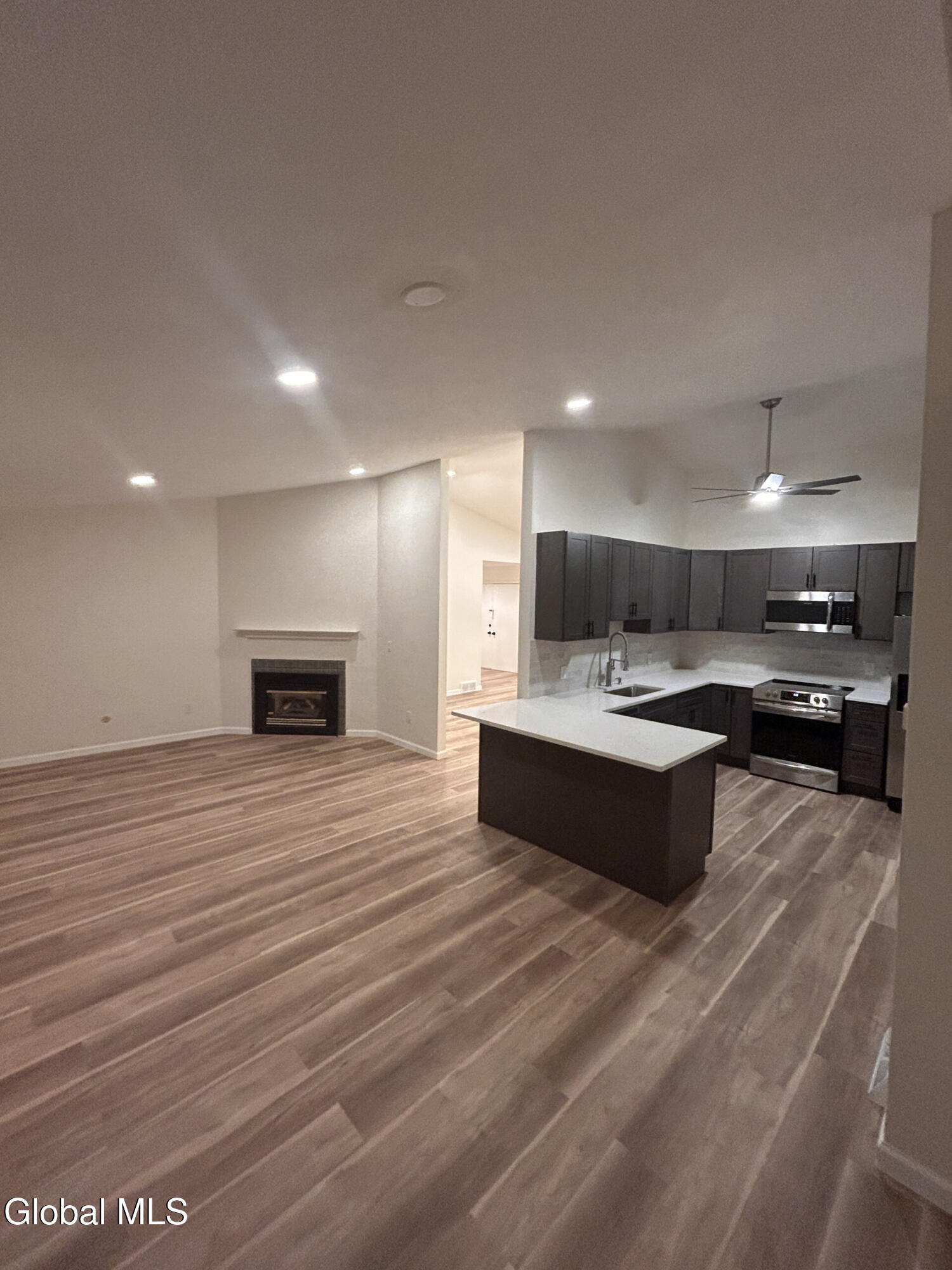 2 Loudonwood E Albany NY 12211