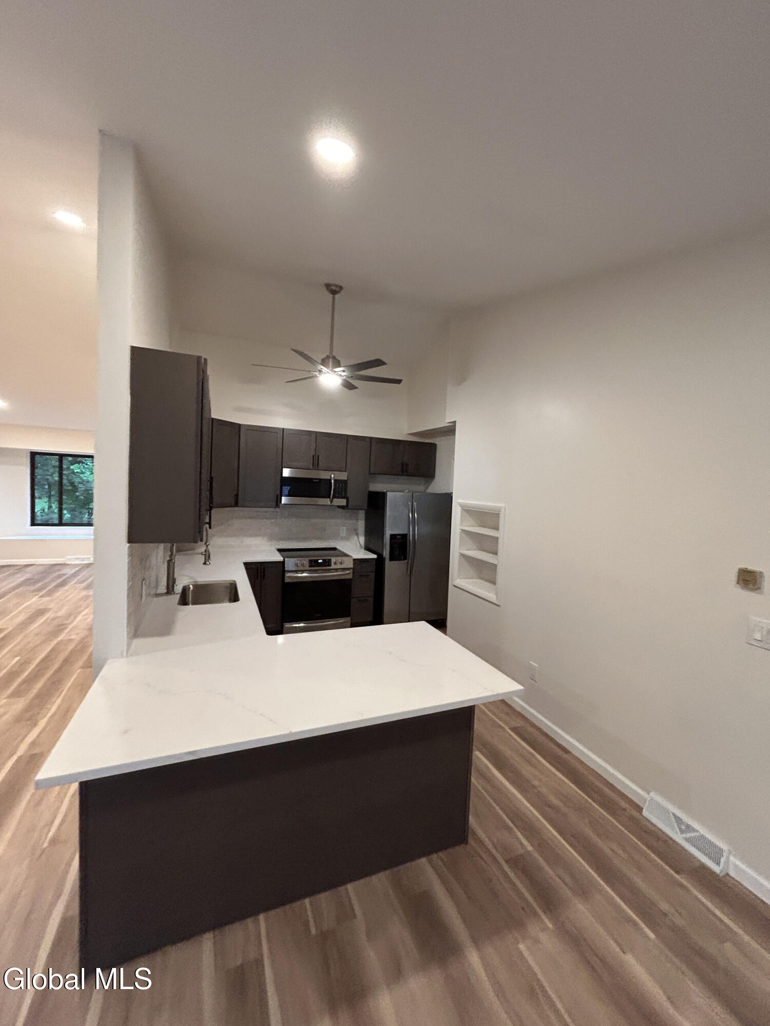 2 Loudonwood E Albany NY 12211
