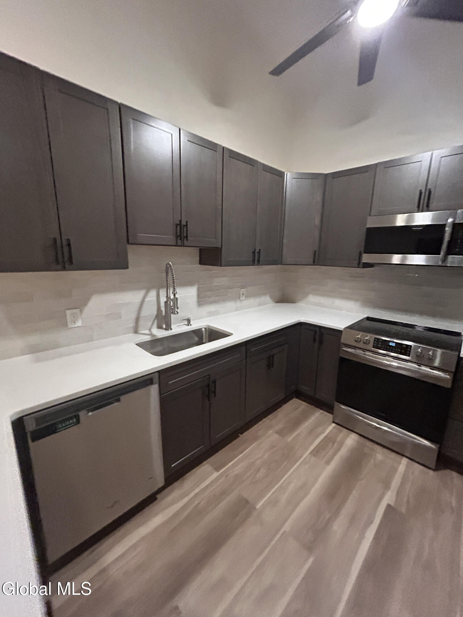 2 Loudonwood E Albany NY 12211