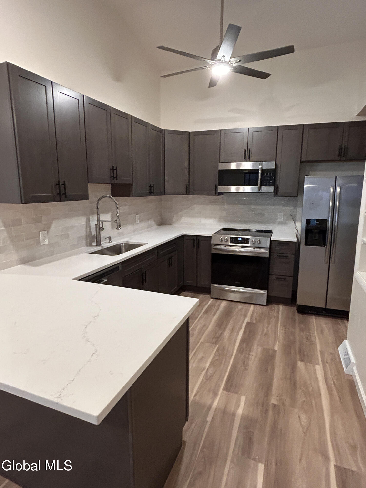 2 Loudonwood E Albany NY 12211