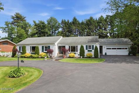 917 Londonderry Court Schenectady NY 12309