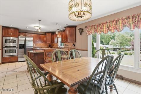 917 Londonderry Court Schenectady NY 12309