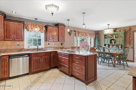 917 Londonderry Court Schenectady NY 12309
