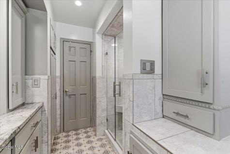 917 Londonderry Court Schenectady NY 12309