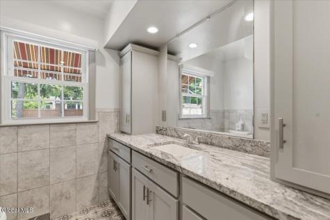 917 Londonderry Court Schenectady NY 12309