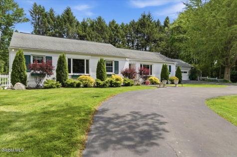 917 Londonderry Court Schenectady NY 12309