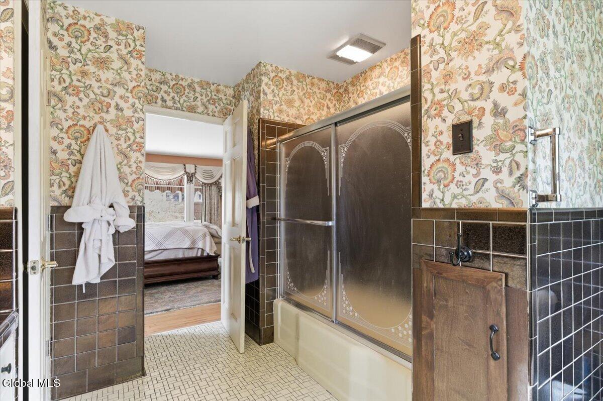 917 Londonderry Court Schenectady NY 12309