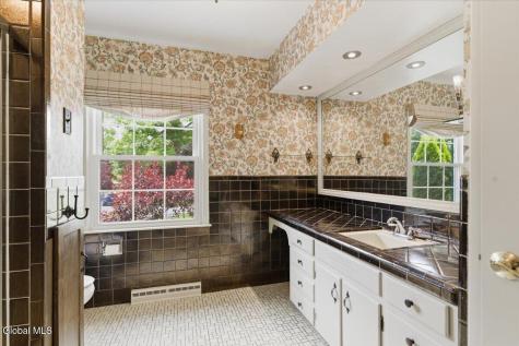 917 Londonderry Court Schenectady NY 12309