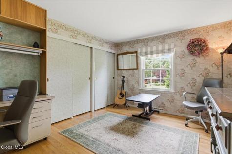 917 Londonderry Court Schenectady NY 12309