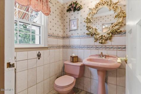 917 Londonderry Court Schenectady NY 12309