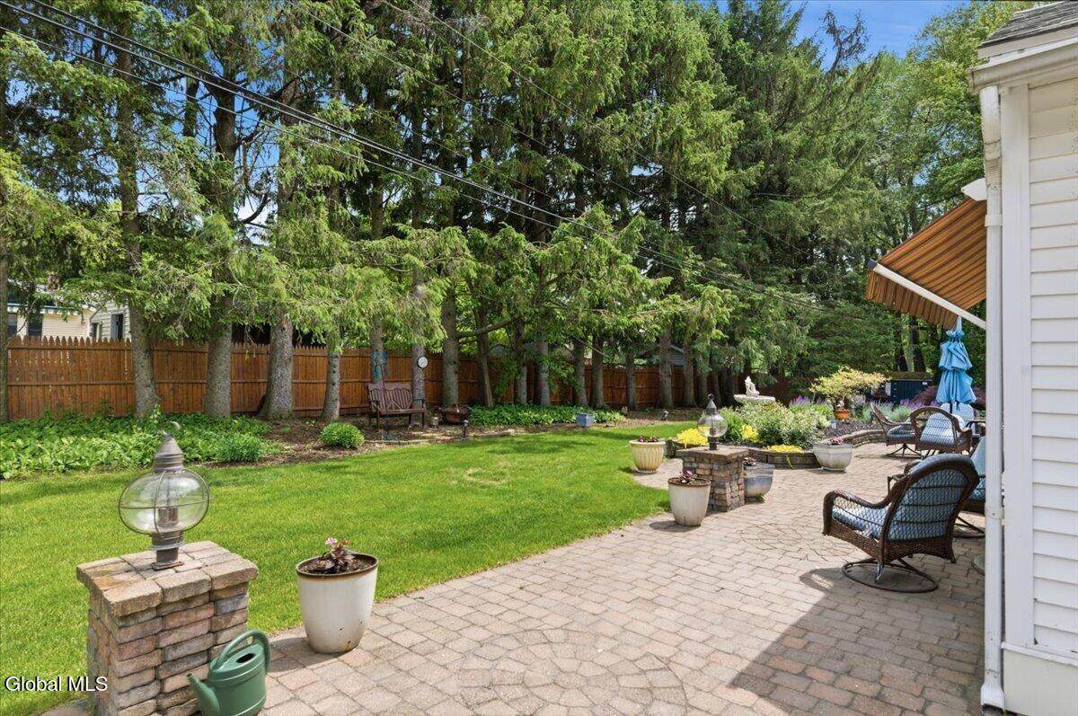 917 Londonderry Court Schenectady NY 12309