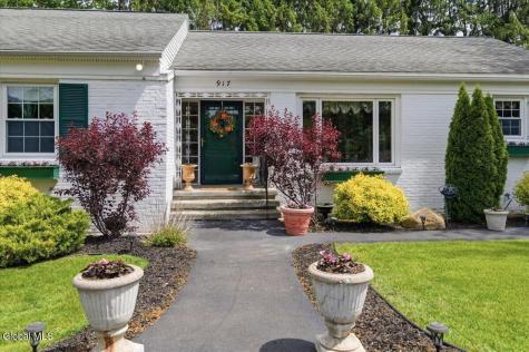 917 Londonderry Court Schenectady NY 12309