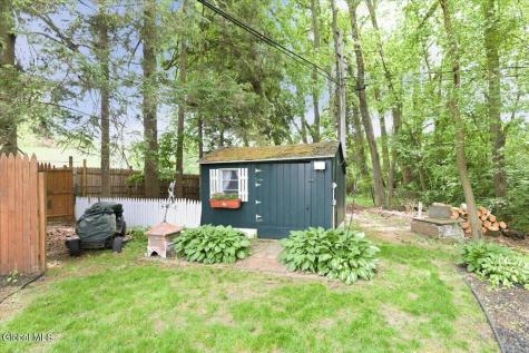 917 Londonderry Court Schenectady NY 12309