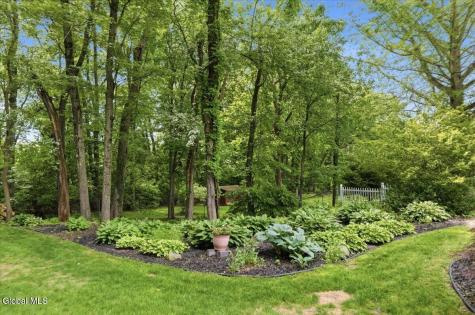 917 Londonderry Court Schenectady NY 12309
