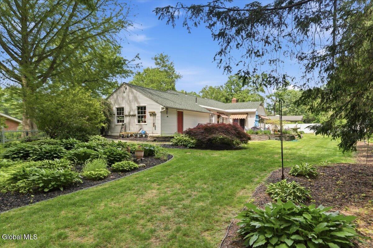 917 Londonderry Court Schenectady NY 12309