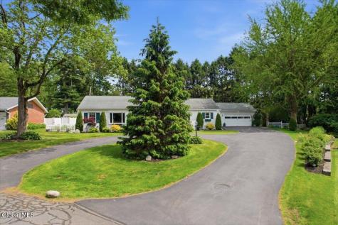 917 Londonderry Court Schenectady NY 12309