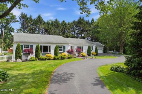 917 Londonderry Court Schenectady NY 12309