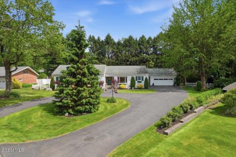 917 Londonderry Court Schenectady NY 12309