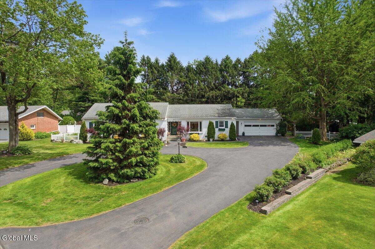 917 Londonderry Court Schenectady NY 12309
