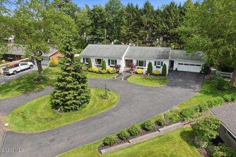 917 Londonderry Court Schenectady NY 12309