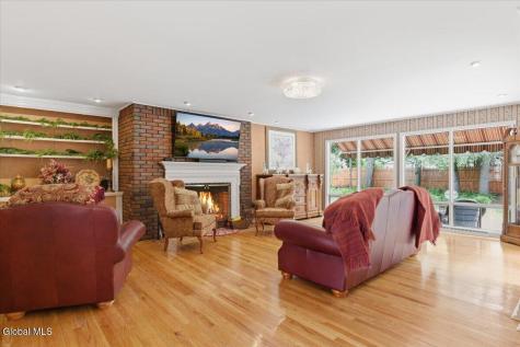 917 Londonderry Court Schenectady NY 12309