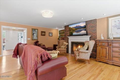 917 Londonderry Court Schenectady NY 12309