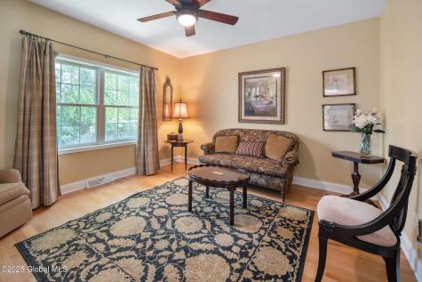 16 Callaway Circle Loudonville NY 12211