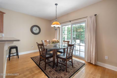 16 Callaway Circle Loudonville NY 12211
