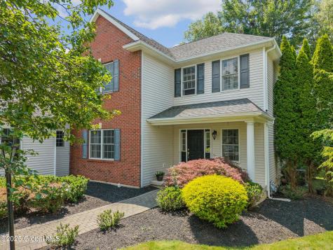 16 Callaway Circle Loudonville NY 12211