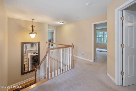 16 Callaway Circle Loudonville NY 12211