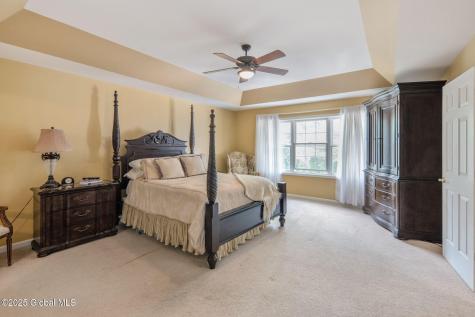 16 Callaway Circle Loudonville NY 12211