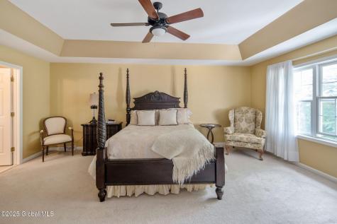 16 Callaway Circle Loudonville NY 12211