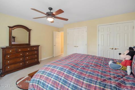 16 Callaway Circle Loudonville NY 12211