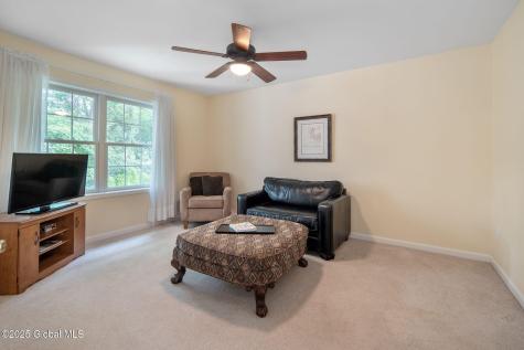 16 Callaway Circle Loudonville NY 12211